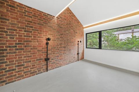 1a Buckleigh Way, London, SE19 2PZ