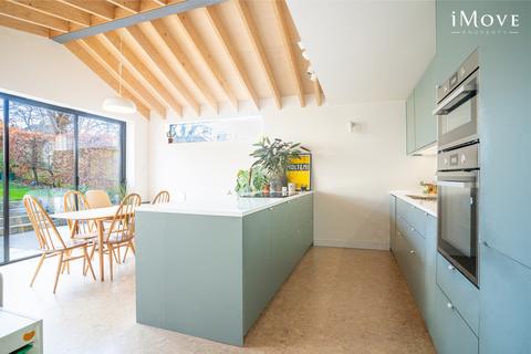 20 Salters Hill, London, SE19 1DZ