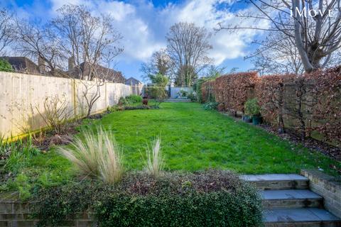 20 Salters Hill, London, SE19 1DZ