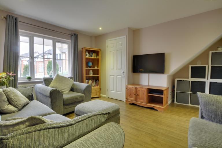 Goddard Close, Maidenbower, RH10 3 bed terraced house for sale £375,000