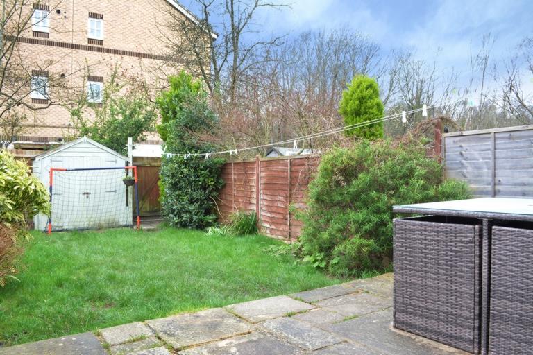 Goddard Close, Maidenbower, RH10 3 bed terraced house for sale £375,000