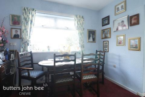 2 bedroom detached bungalow for sale, Burlea Drive, Shavington