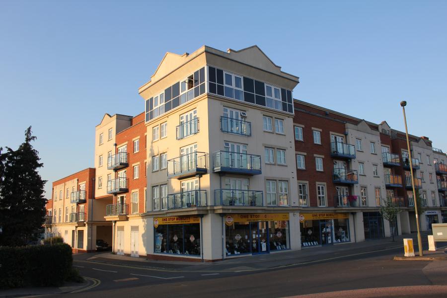 Goldsworth Road, Woking GU21 2 bed apartment to rent £1,550 pcm (£358 pw)