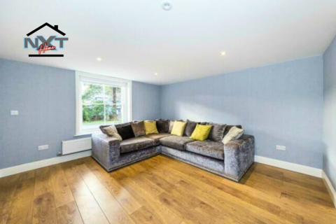 4 bedroom detached house to rent, Hainault Road, Chigwell, IG7