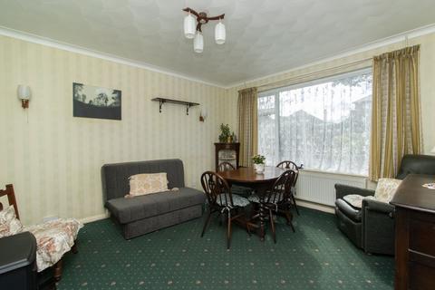 2 bedroom detached bungalow for sale - St. Peters Road, Broadstairs, CT10