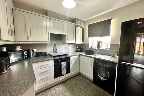 4 bedroom terraced house for sale - Old College Drive, Wednesbury WS10