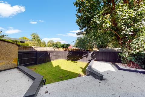 Flat 4, 19 Elmers End Road, London, SE20 7ST