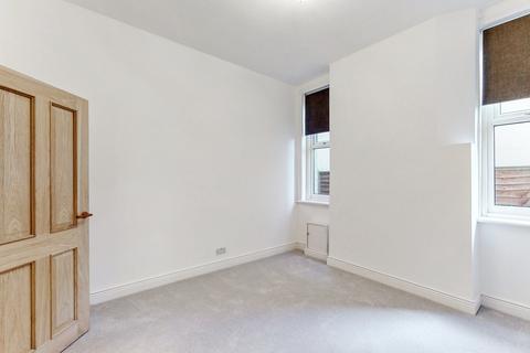 Flat 4, 19 Elmers End Road, London, SE20 7ST