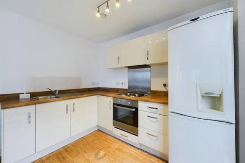 2 bedroom flat to rent, Friars Orchard, Gloucester