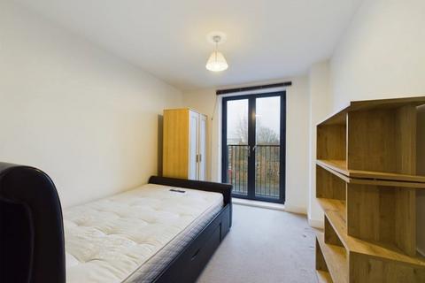 2 bedroom flat to rent, Friars Orchard, Gloucester