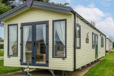 2 bedroom park home for sale, Burgh Castle Marina and Holiday Park, Butt Lane