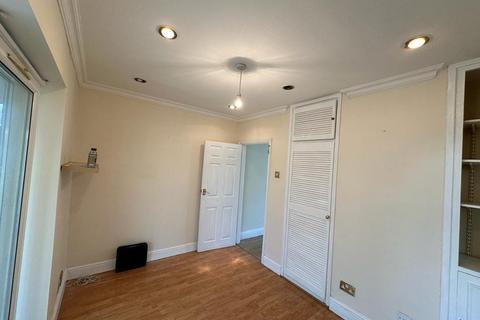 3 bedroom semi-detached house to rent - Chalton Road, Luton LU4