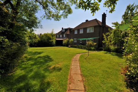 4 bedroom detached house for sale - Buckland Rise, Pinner HA5