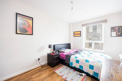 2 bedroom apartment for sale, Stewart Street, London, E14 3EX