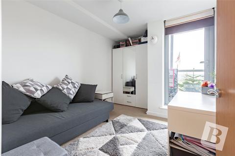 2 bedroom apartment for sale - Mercury Gardens, Romford, RM1
