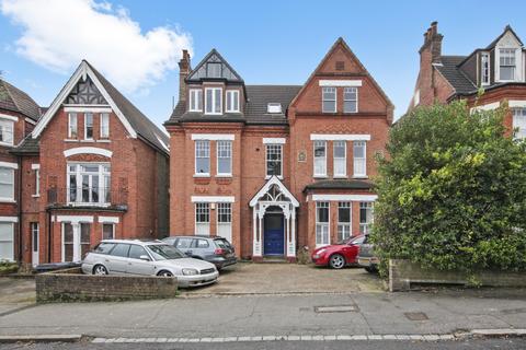 Flat 4, 10 Mowbray Road, London, SE19 2RN