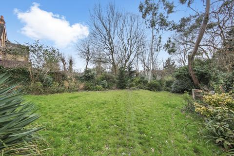 Flat 4, 10 Mowbray Road, London, SE19 2RN