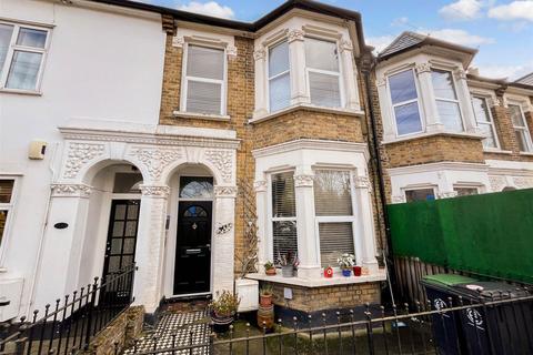 4 bedroom terraced house for sale, Chigwell Road, Woodford Green, Essex