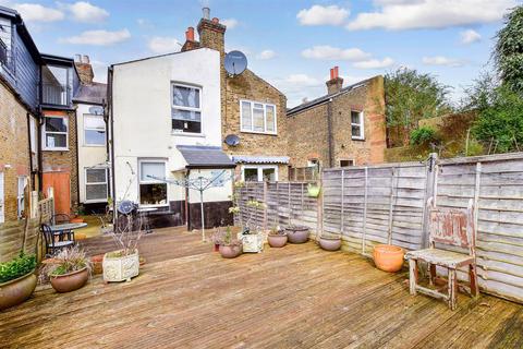 4 bedroom terraced house for sale, Chigwell Road, Woodford Green, Essex