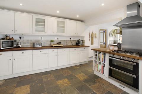 4 bedroom end of terrace house for sale, Taunton Road, Bishops Lydeard TA4