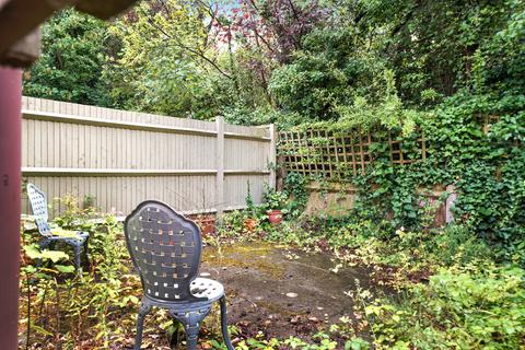 15 Copper Close, London, SE19 2RF