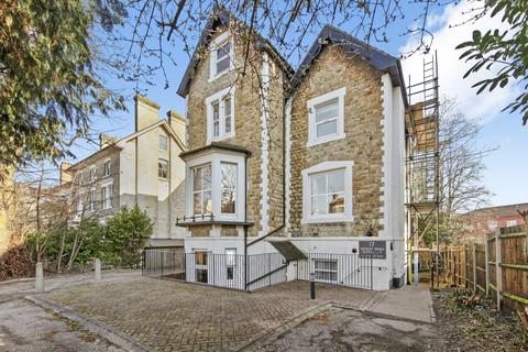 Flat 2, 17 Hamlet Road, London, SE19 2AP