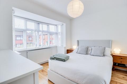 2 Lea Farm Crescent, Leeds, LS5 3QQ