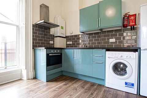Studio to rent, Apt 3, Clarendon House, 20 Clarendon Road LS2