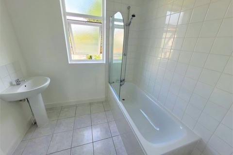 2 bedroom apartment to rent - Glendale Gardens, Leigh on sea, Leigh on sea,