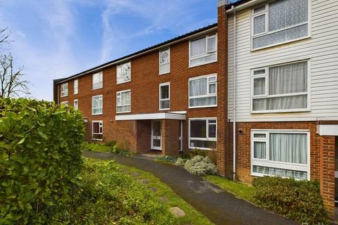 1 bedroom flat for sale, Holmbury Grove, Croydon