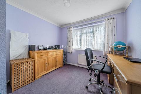 11 Copley Dene, Bromley, BR1 2PW
