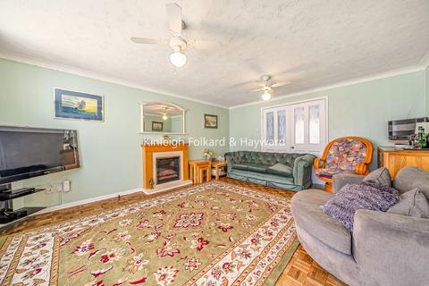 11 Copley Dene, Bromley, BR1 2PW