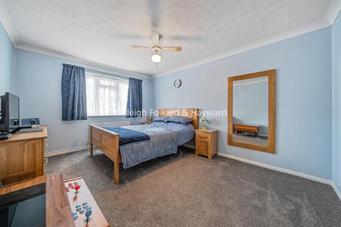 11 Copley Dene, Bromley, BR1 2PW
