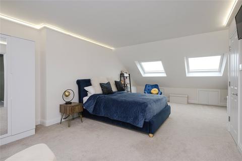 4 bedroom semi-detached house for sale - Gloucester Road, Kingston upon Thames, KT1