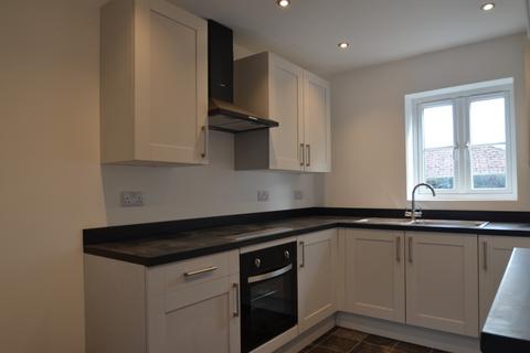 3 bedroom semi-detached house to rent, Pickersleigh Avenue, Malvern, Worcestershire, WR14 2LJ