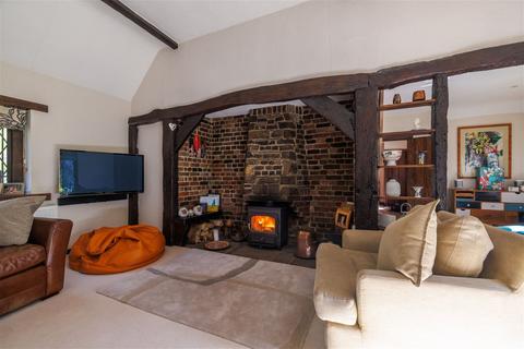 6 Aldercombe Lane, Caterham, CR3 6ED