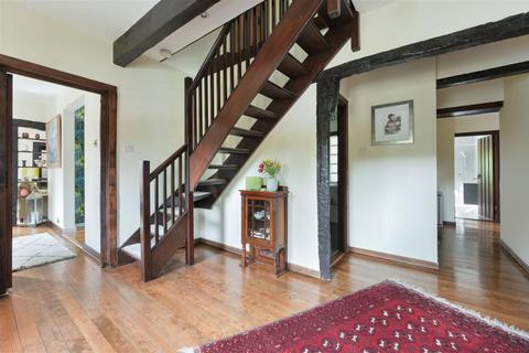 6 Aldercombe Lane, Caterham, CR3 6ED