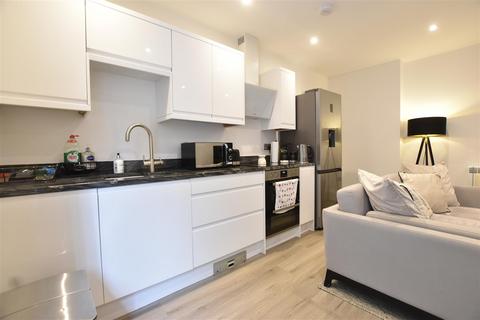 1 bedroom apartment to rent, Woodfield Lane, Ashtead KT21