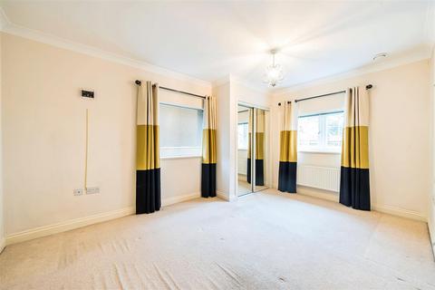 2 bedroom flat for sale, Ottways Lane, Ashtead KT21