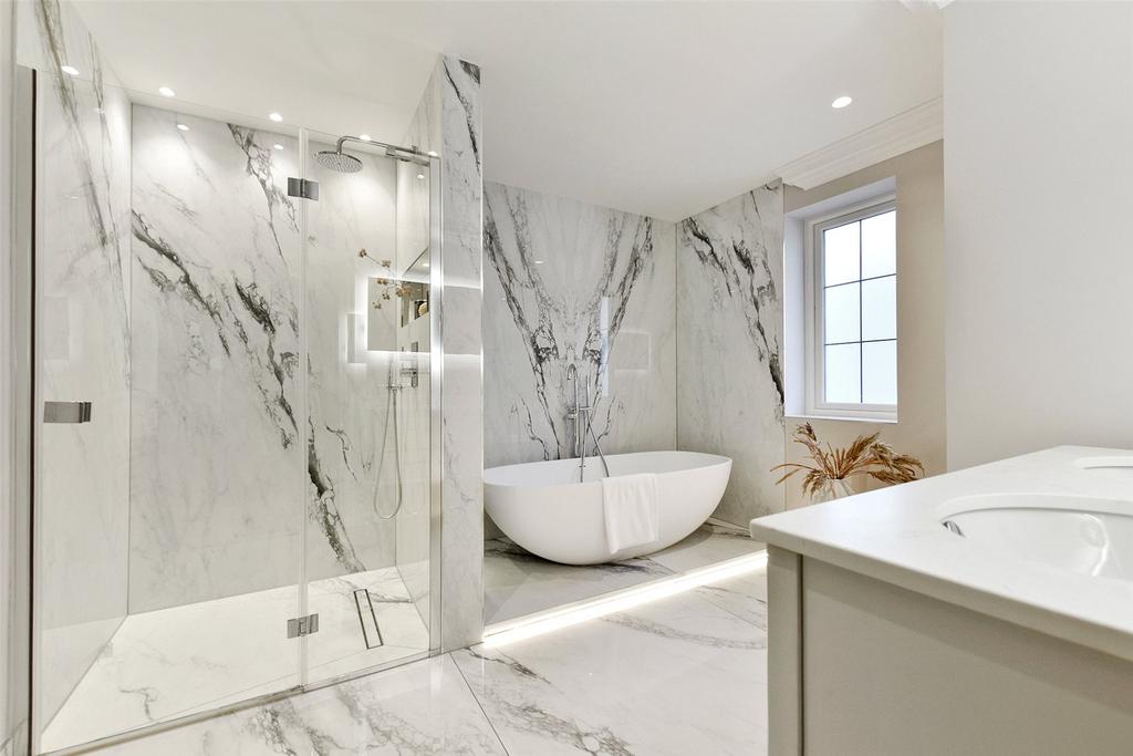 Bath/Shower Room