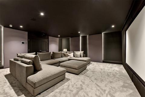 Newbury House, 2 Knottocks Drive, Beaconsfield, HP9 2AH