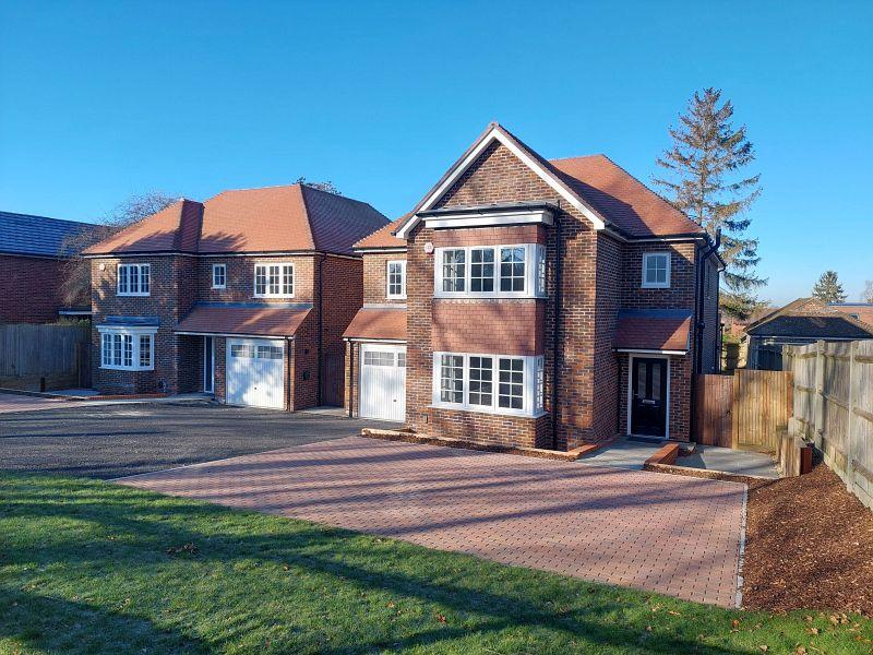 Leatherhead Road, Great Bookham KT23 4 bed detached house for sale £