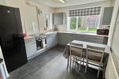 3 bedroom semi-detached house for sale - Whetstone, Leicester LE8