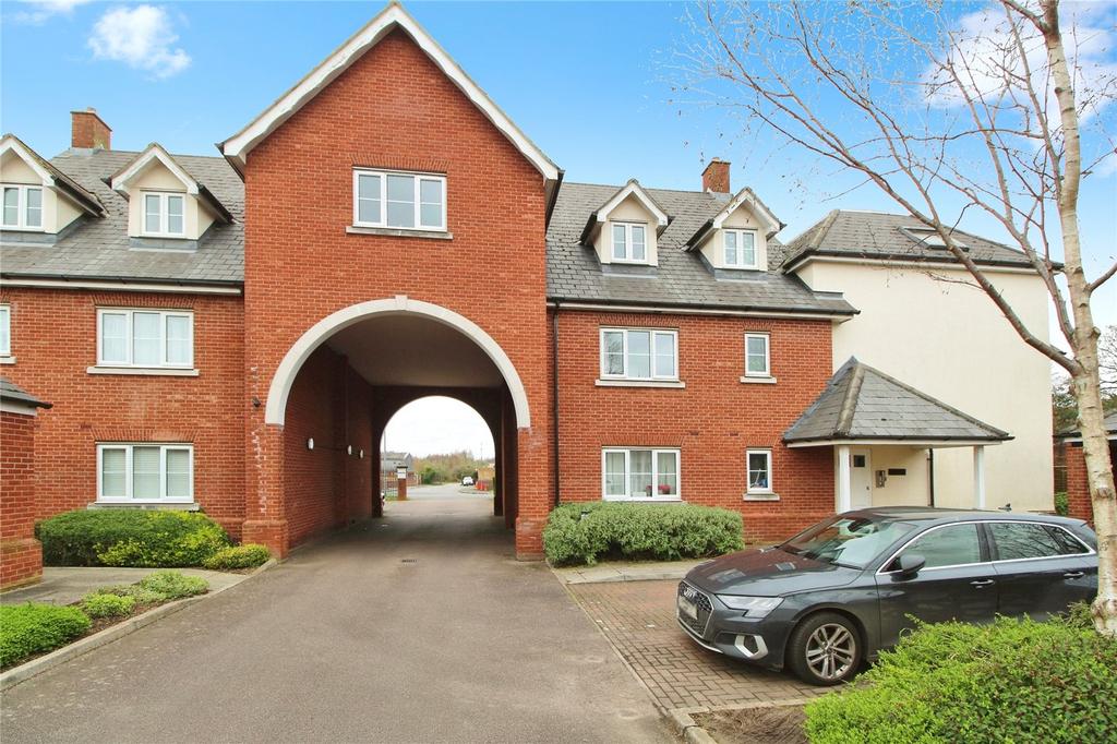 Shrub End Road, Colchester, Essex, CO3 2 bed apartment for sale £170,000