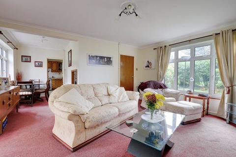 4 bedroom detached house for sale, Courtenay Drive, Emmer Green, Reading