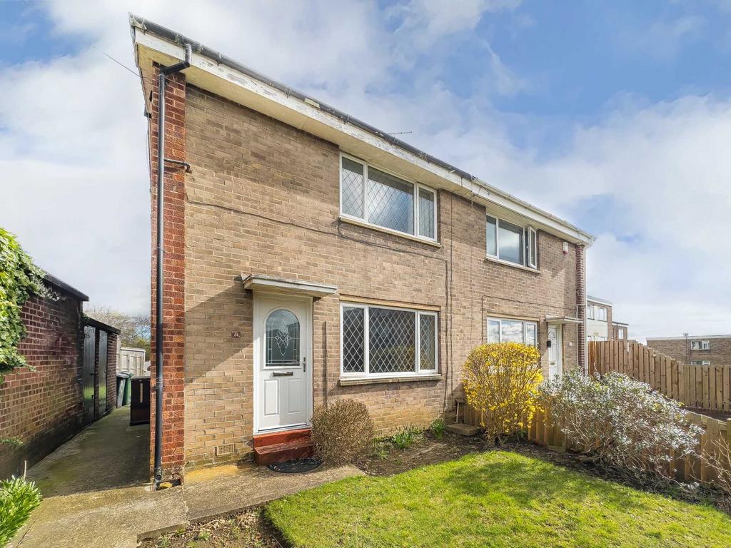 Windsor Road, Batley 2 bed semidetached house for sale £119,950