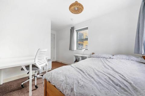 69 Maltings Close, London, E3 3TB
