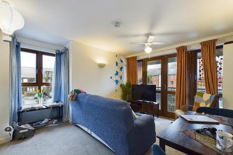 2 bedroom flat for sale, Forsythia Walk, Oakridge, Basingstoke, RG21