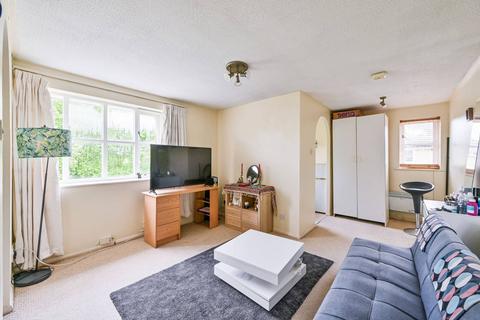 1 bedroom flat to rent - Chipstead Close, Sutton, SM2