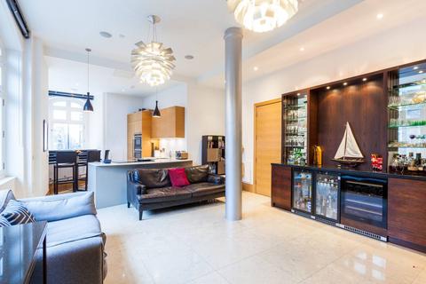 2 bedroom flat to rent, Leman Street, Aldgate, London, E1